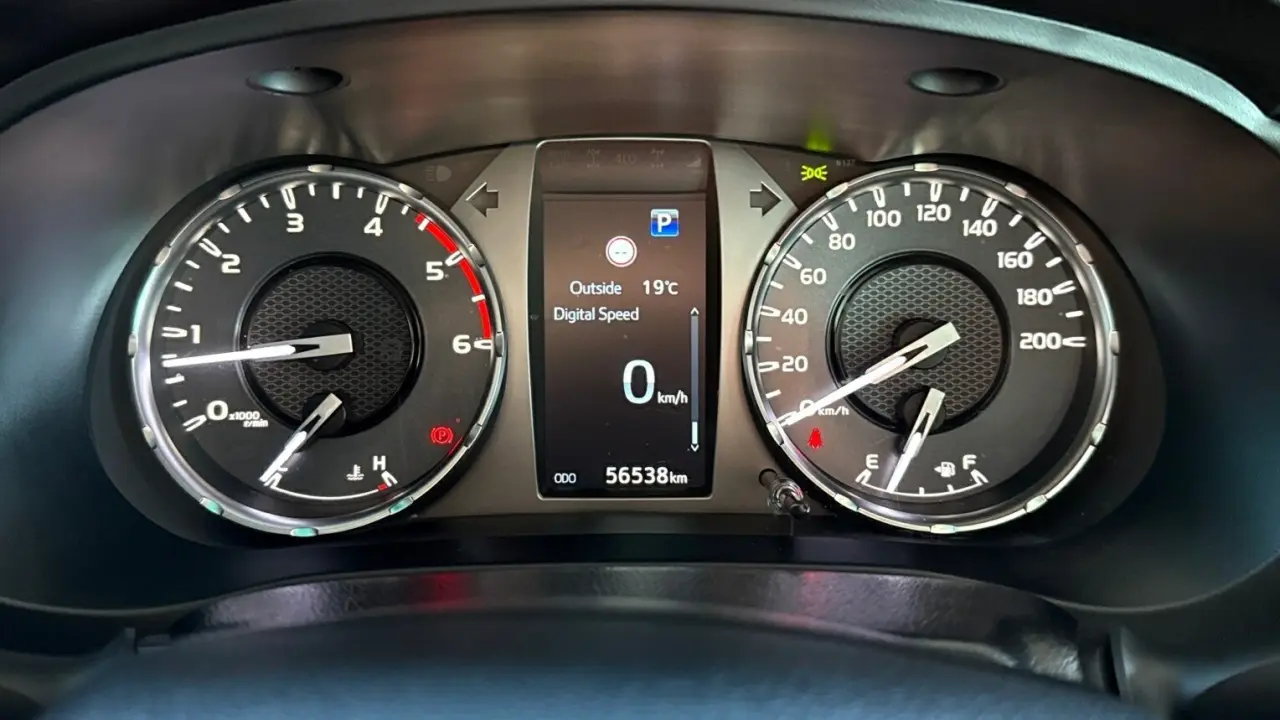 2022 Toyota Hilux Gallery Image 15