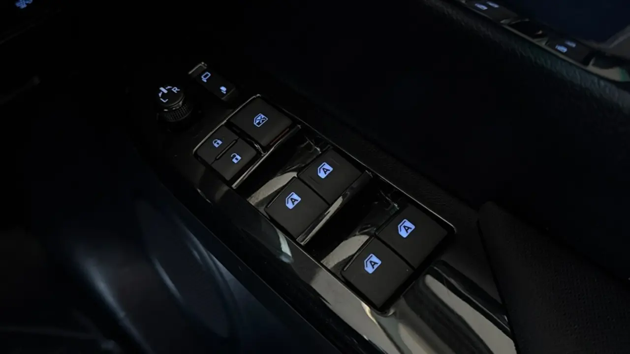 2022 Toyota Hilux Gallery Image 19
