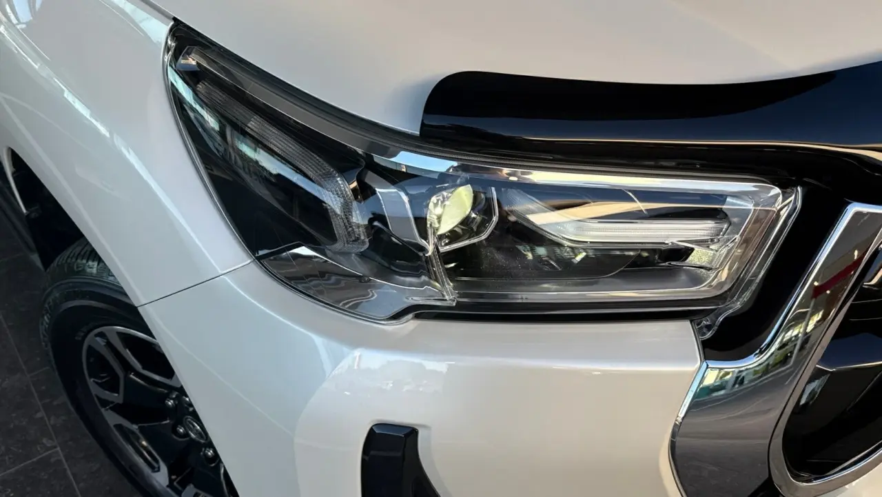 2022 Toyota Hilux Gallery Image 3