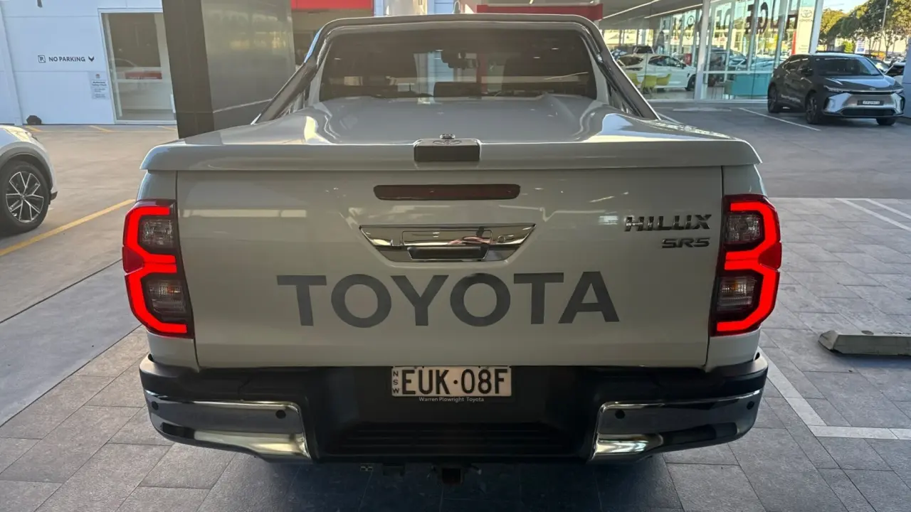 2022 Toyota Hilux Gallery Image 5