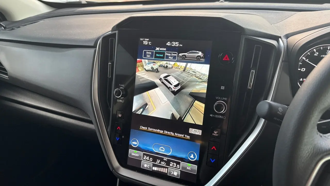 2023 SUBARU CROSSTREK Gallery Image 13