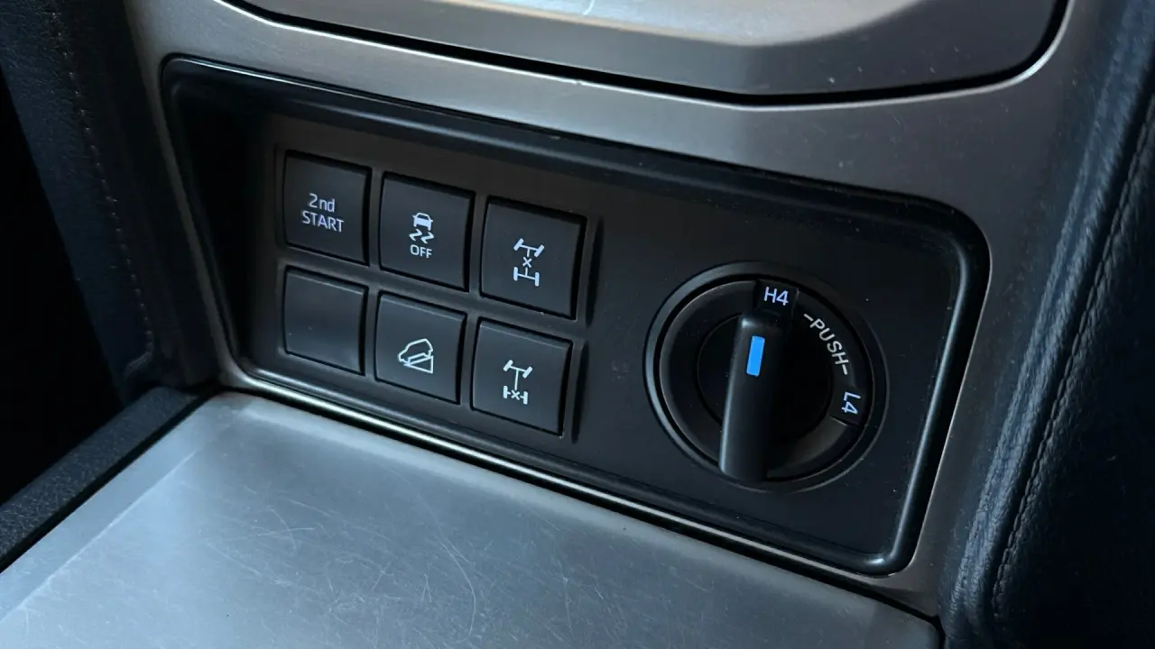 2018 Toyota Prado Gallery Image 19