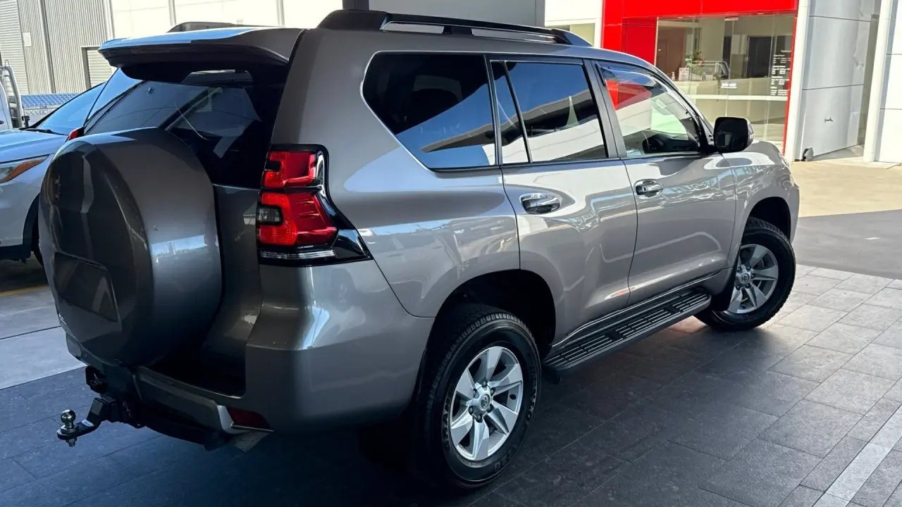 2018 Toyota Prado Gallery Image 4