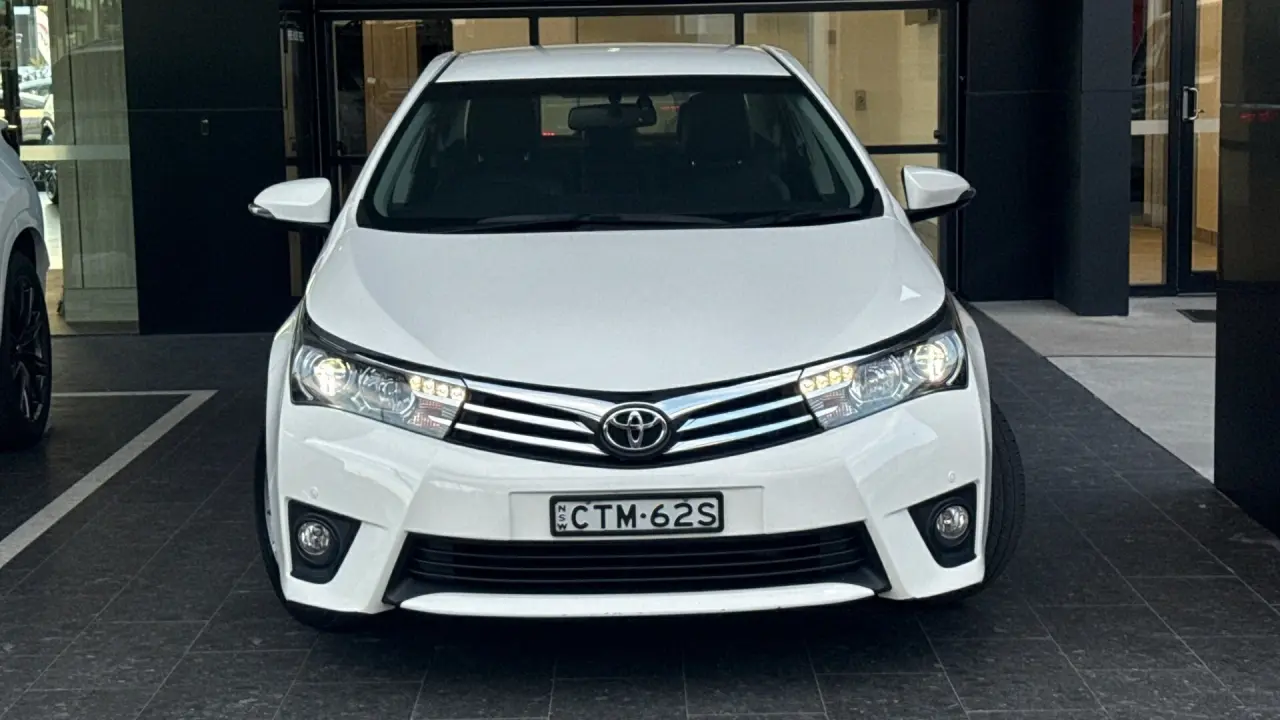 2013 Toyota Corolla Gallery Image 3