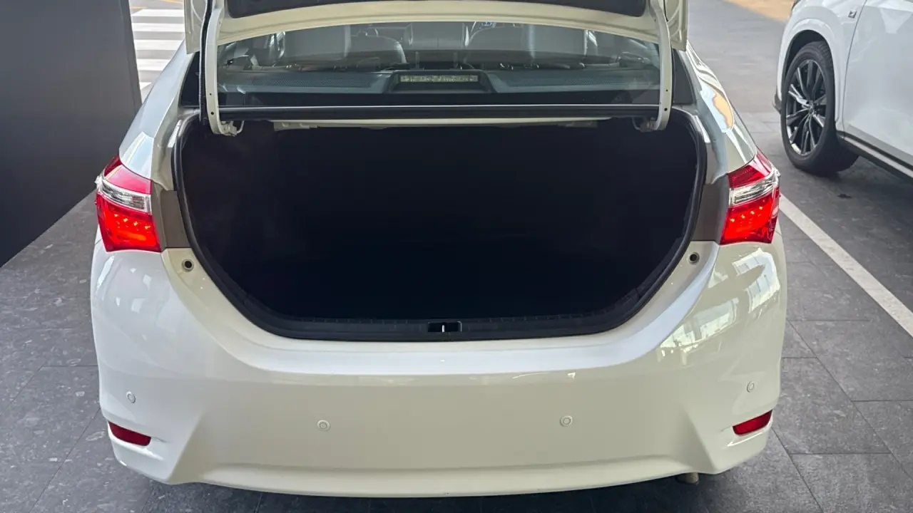 2013 Toyota Corolla Gallery Image 5