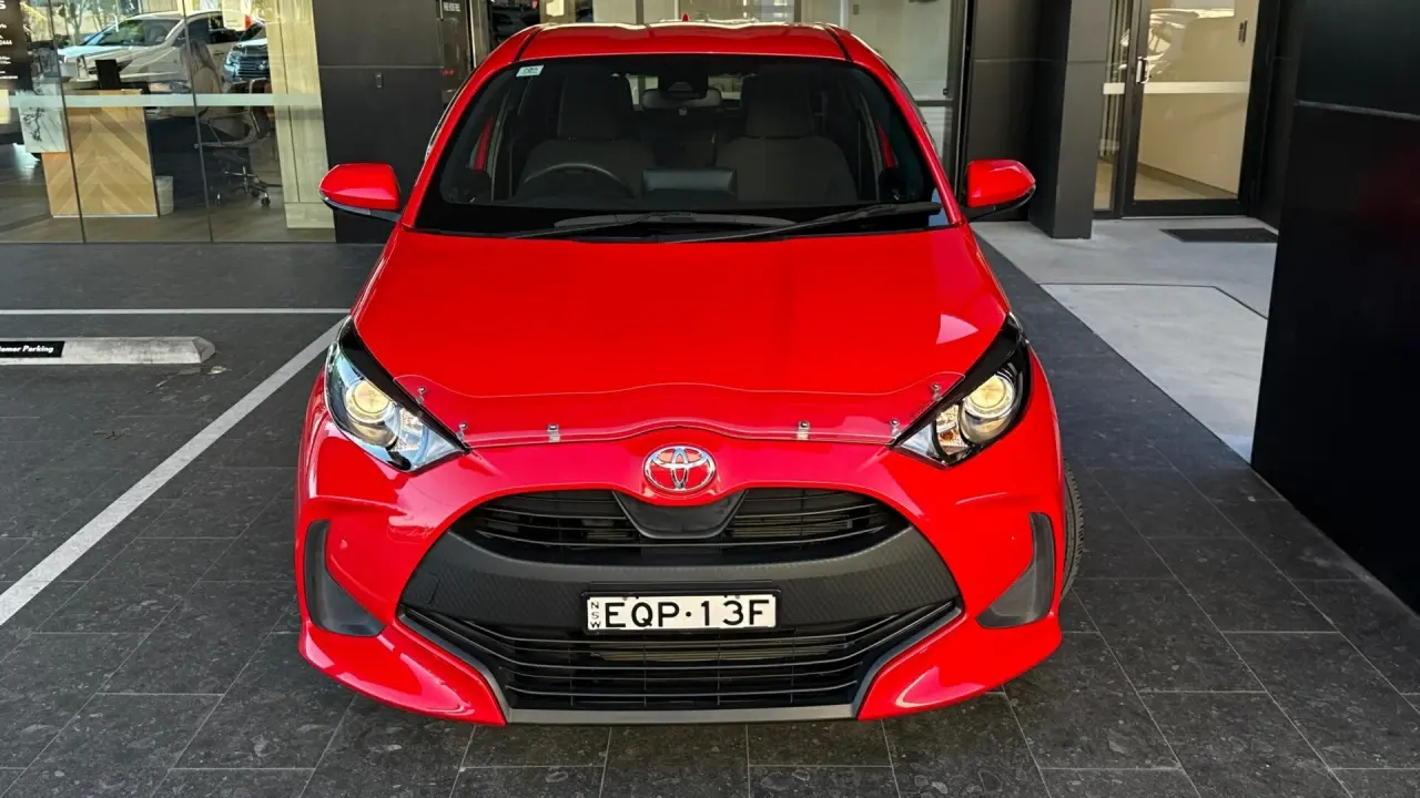 2021 Toyota Yaris Gallery Image 2