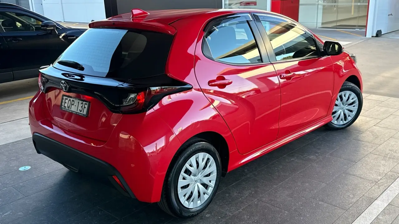 2021 Toyota Yaris Gallery Image 4