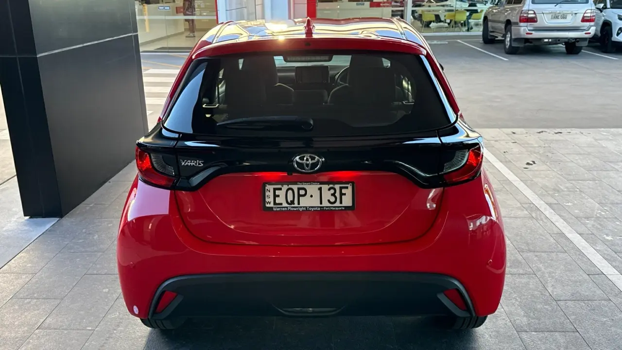 2021 Toyota Yaris Gallery Image 5