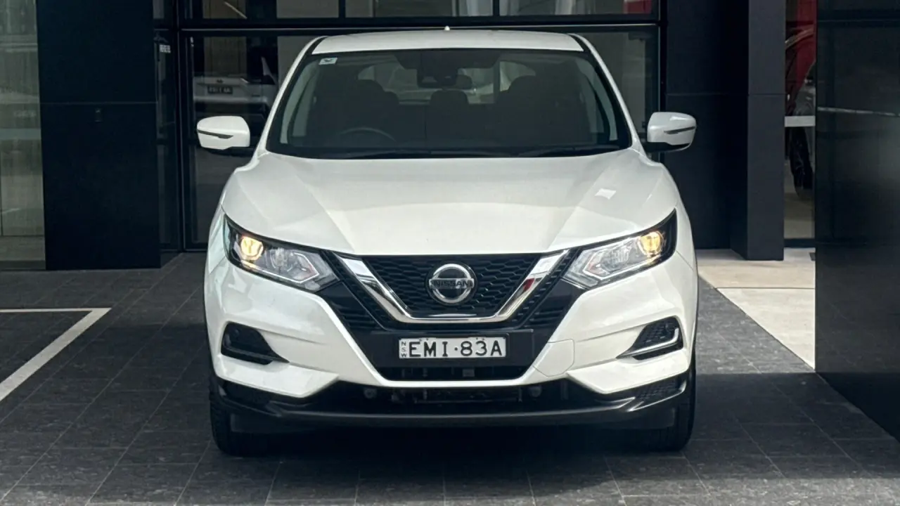 2019 NISSAN QASHQAI Gallery Image 2