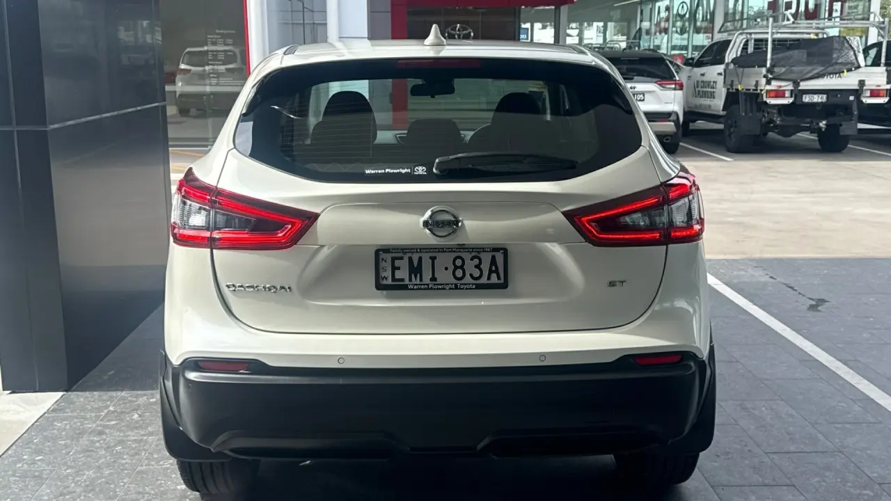 2019 NISSAN QASHQAI Gallery Image 4