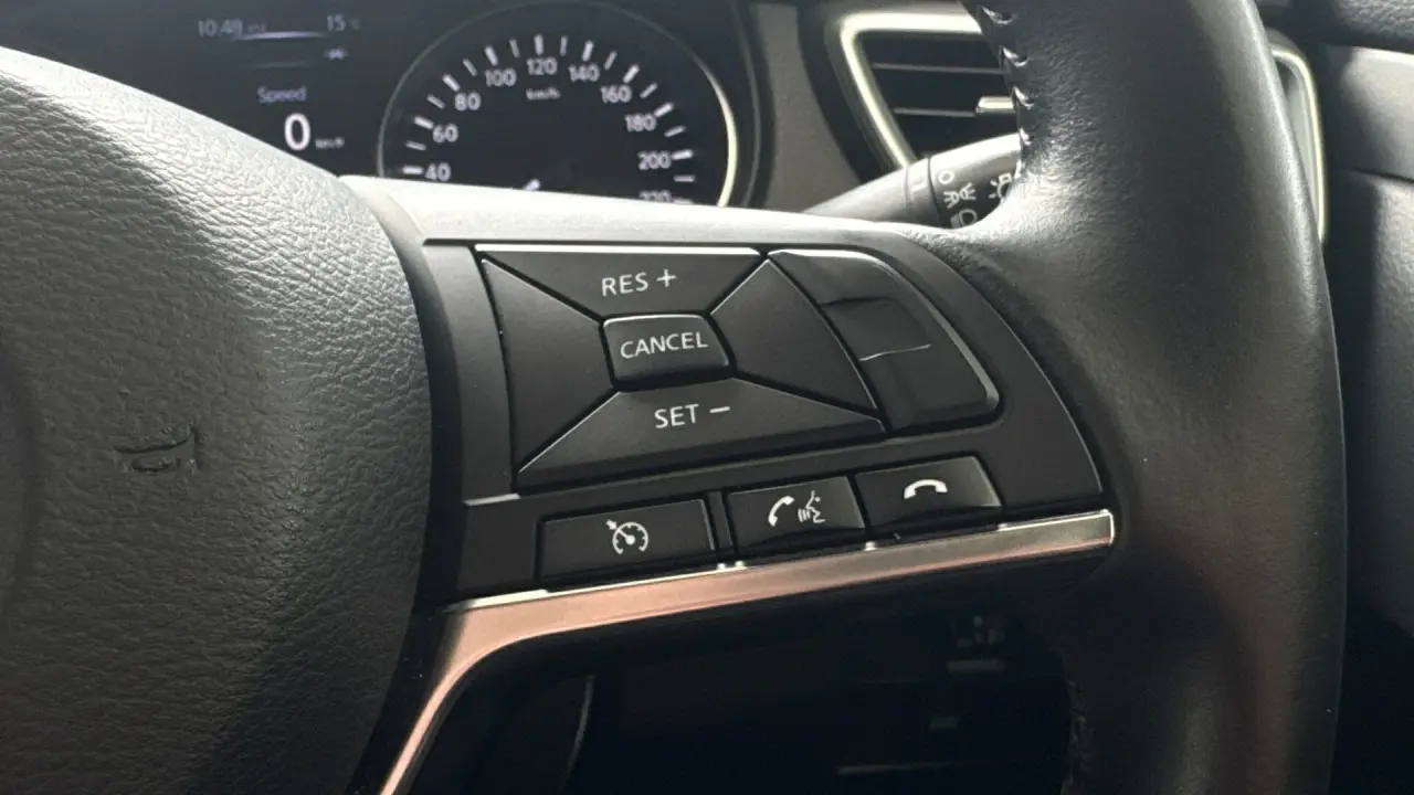 2019 NISSAN QASHQAI Gallery Image 9