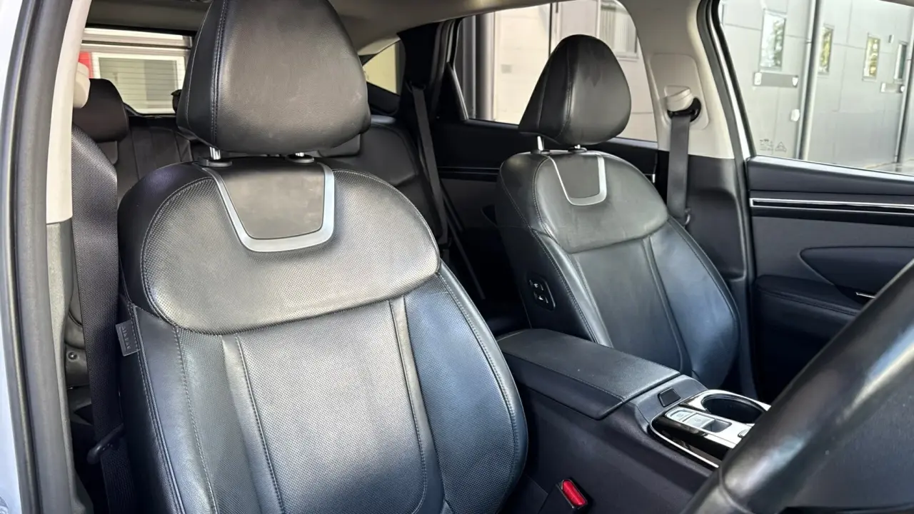 2021 HYUNDAI TUCSON Gallery Image 9