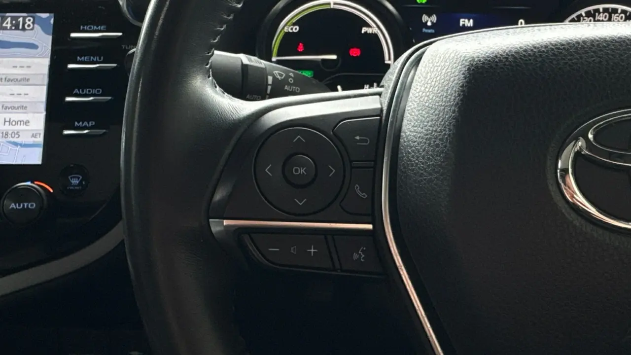 2018 Toyota Camry Hybrid Gallery Image 16