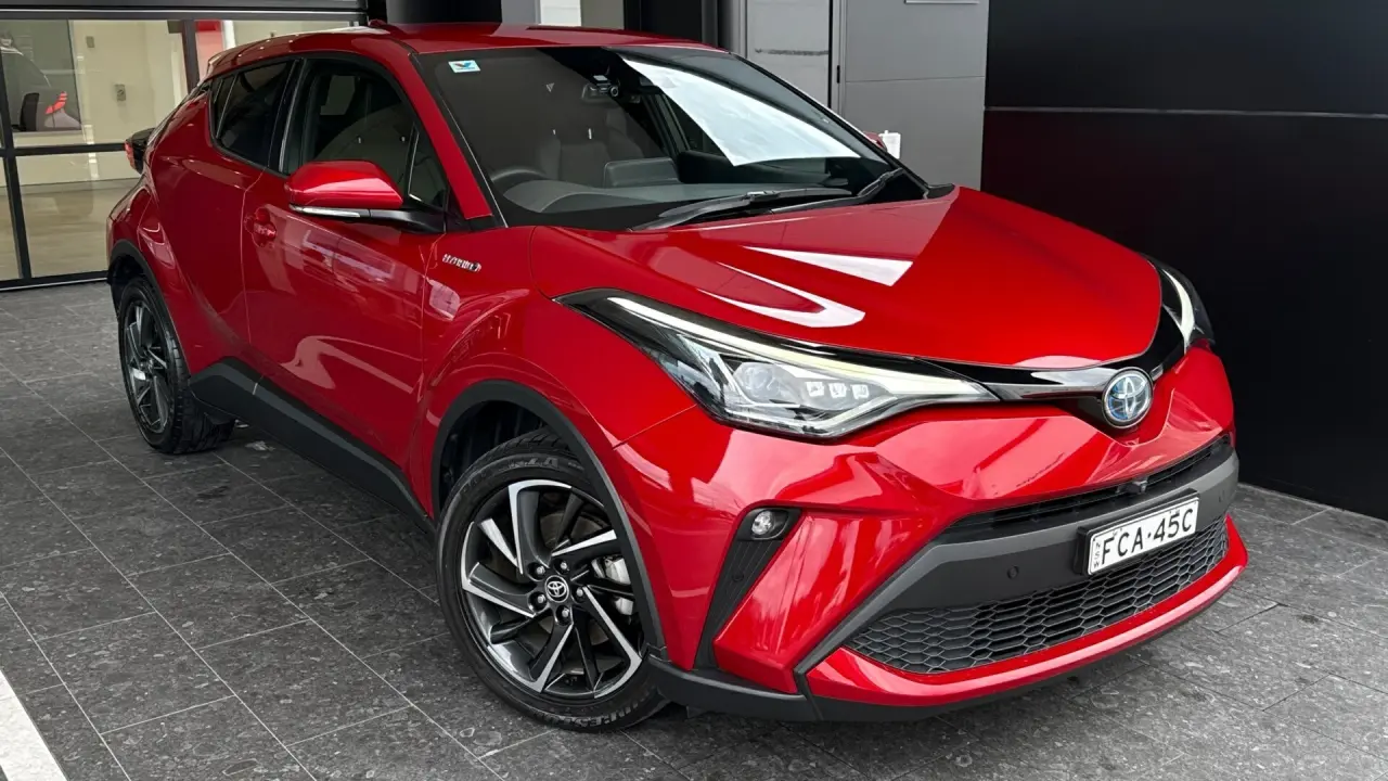2021 Toyota C-HR Hybrid Gallery Image 1