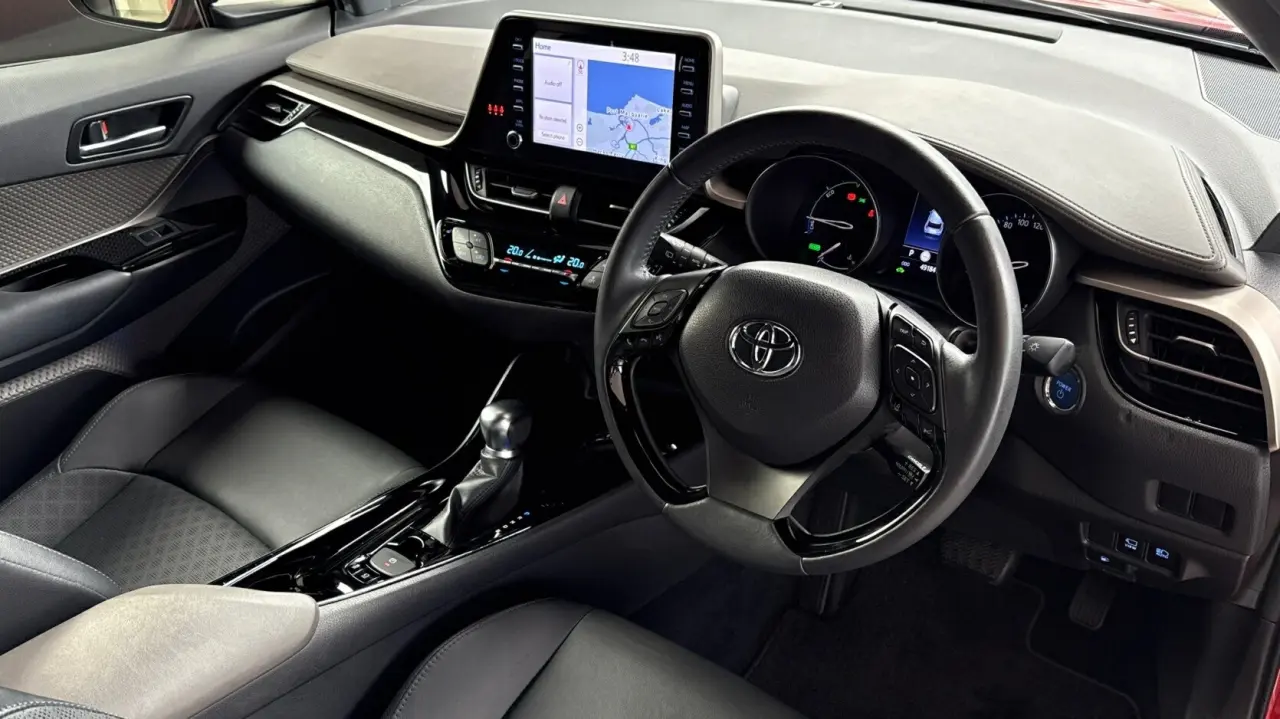 2021 Toyota C-HR Hybrid Gallery Image 10