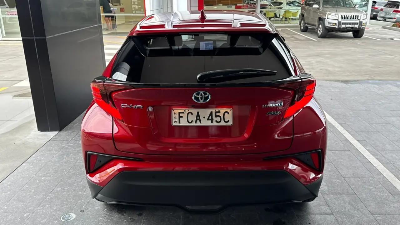2021 Toyota C-HR Hybrid Gallery Image 5