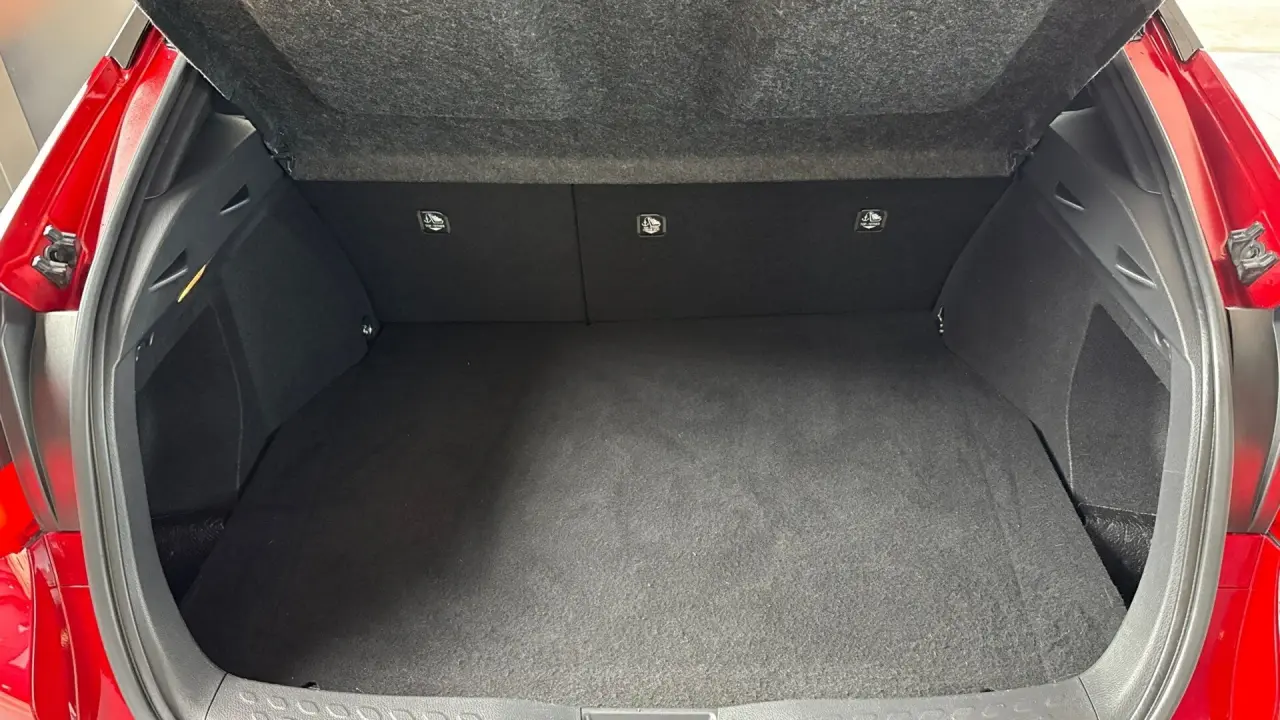 2021 Toyota C-HR Hybrid Gallery Image 7