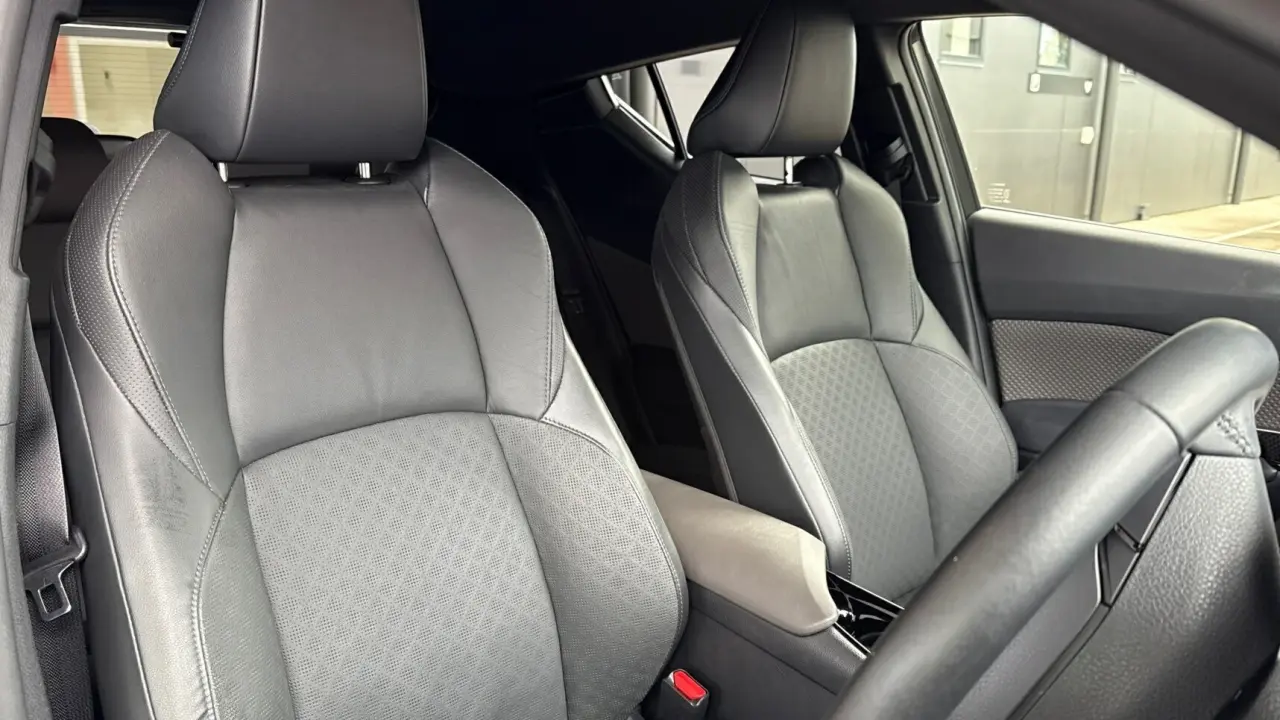 2021 Toyota C-HR Hybrid Gallery Image 9