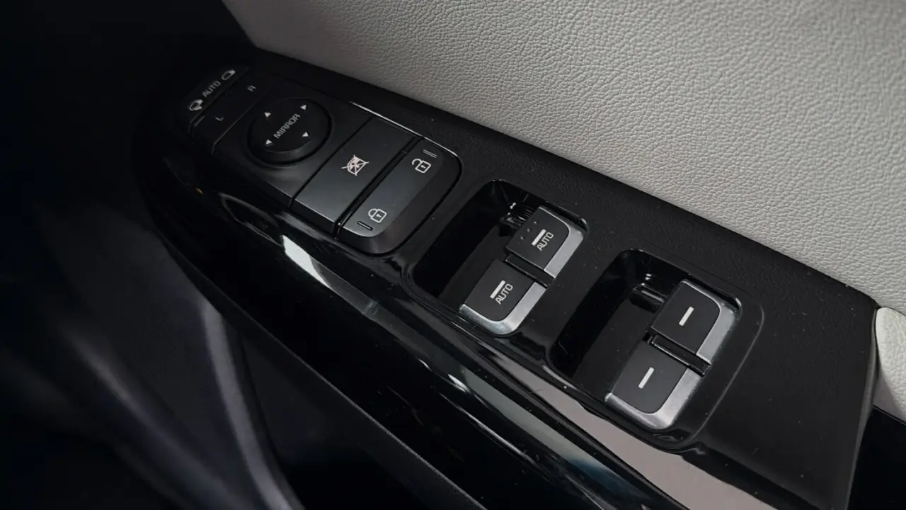 2017 KIA SPORTAGE Gallery Image 18