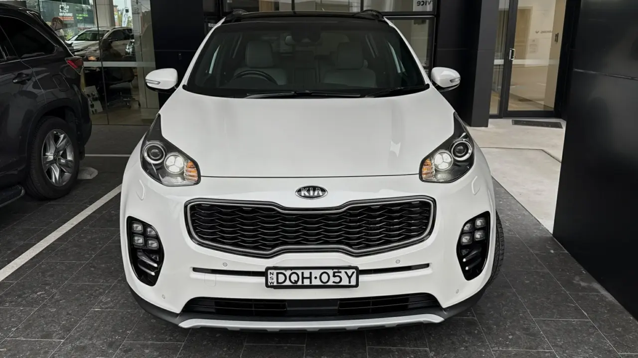 2017 KIA SPORTAGE Gallery Image 2