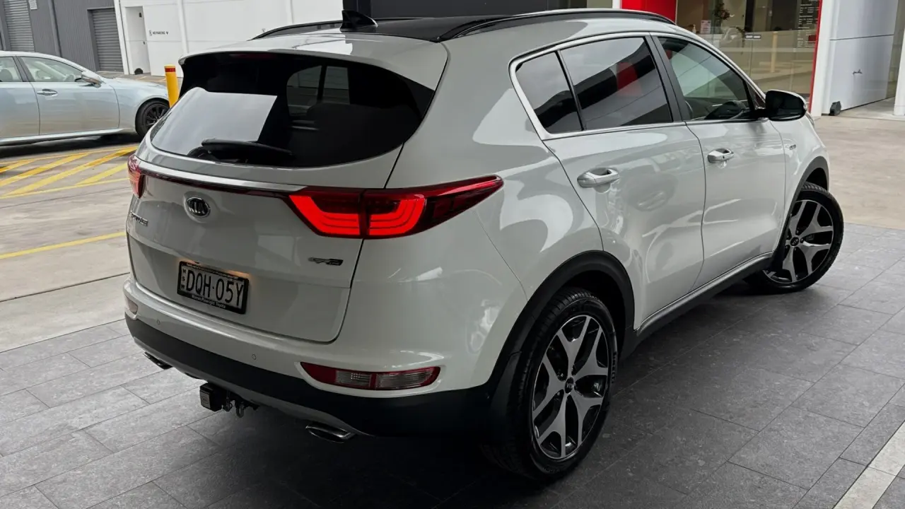 2017 KIA SPORTAGE Gallery Image 4