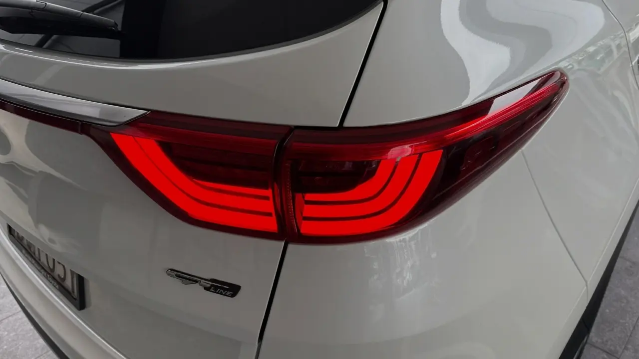 2017 KIA SPORTAGE Gallery Image 6