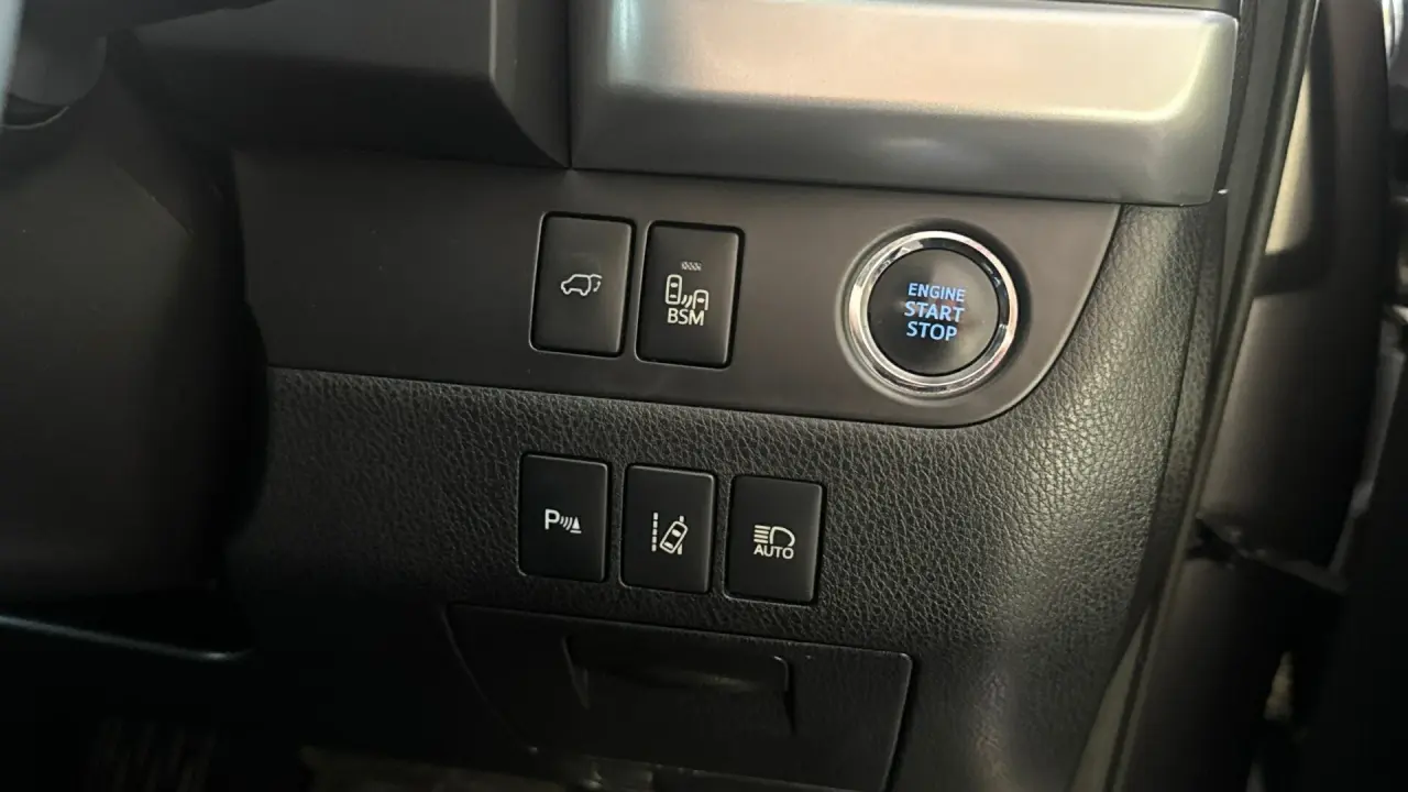 2016 Toyota Kluger Gallery Image 13