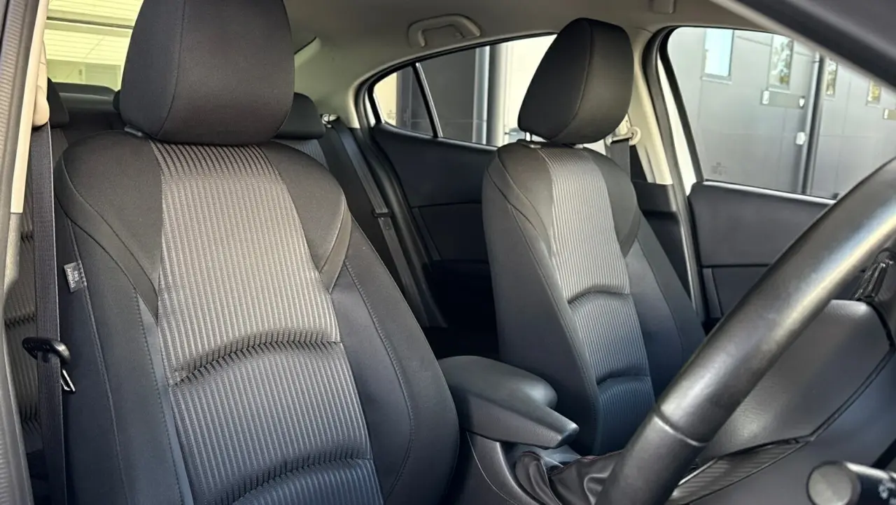 2014 MAZDA MAZDA3 Gallery Image 10