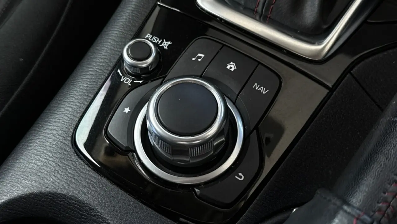 2014 MAZDA MAZDA3 Gallery Image 18