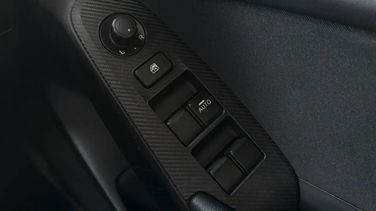 2014 MAZDA MAZDA3 Gallery Image 19