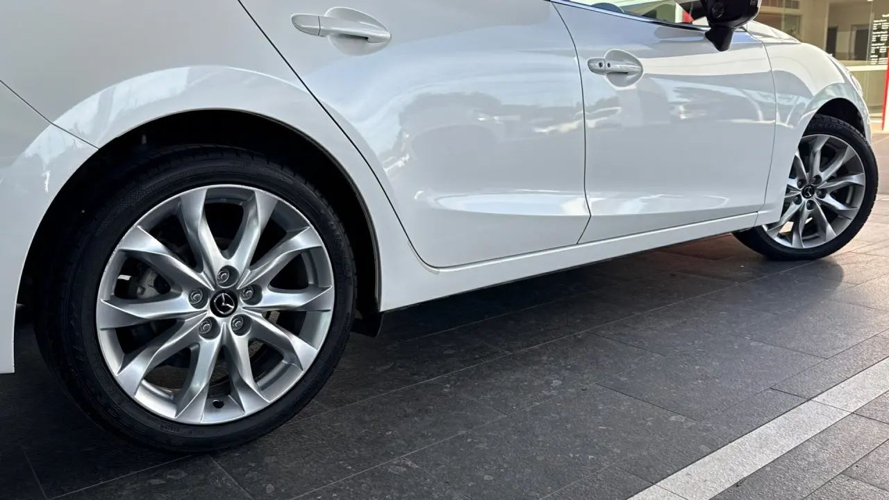 2014 MAZDA MAZDA3 Gallery Image 5