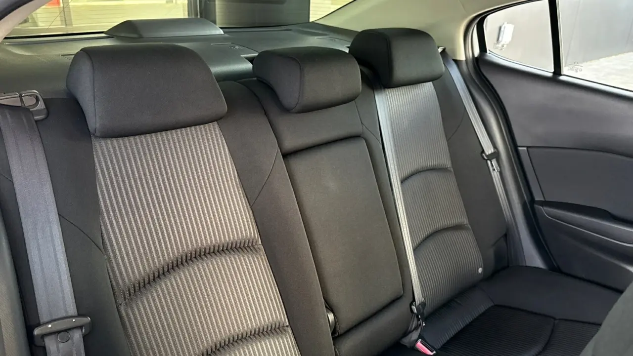 2014 MAZDA MAZDA3 Gallery Image 9