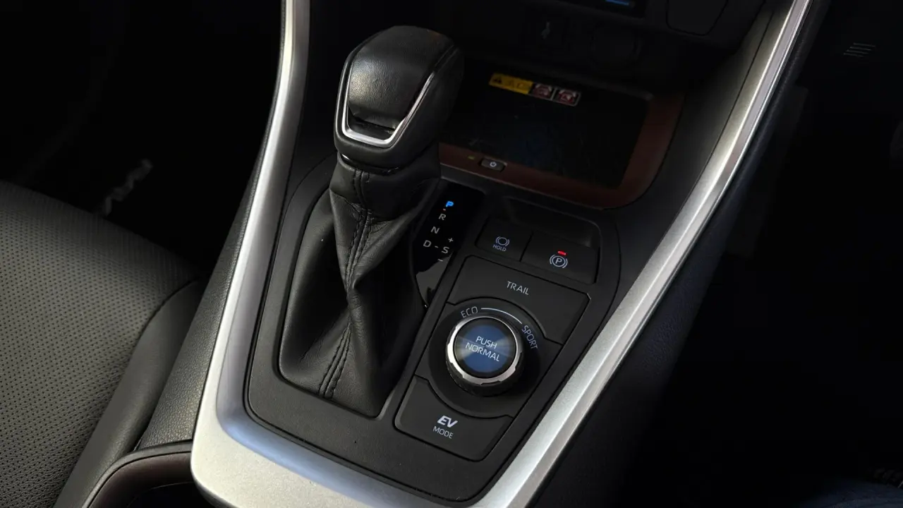2021 Toyota Rav4 Hybrid Gallery Image 15