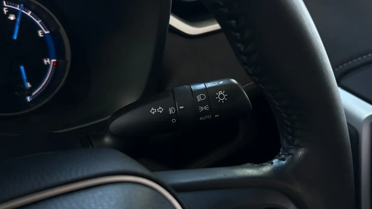 2021 Toyota Rav4 Hybrid Gallery Image 18