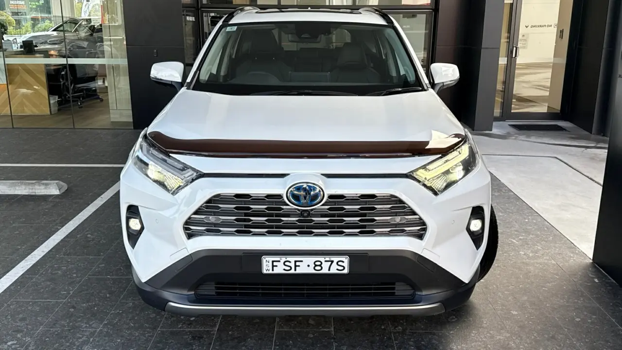 2021 Toyota Rav4 Hybrid Gallery Image 2