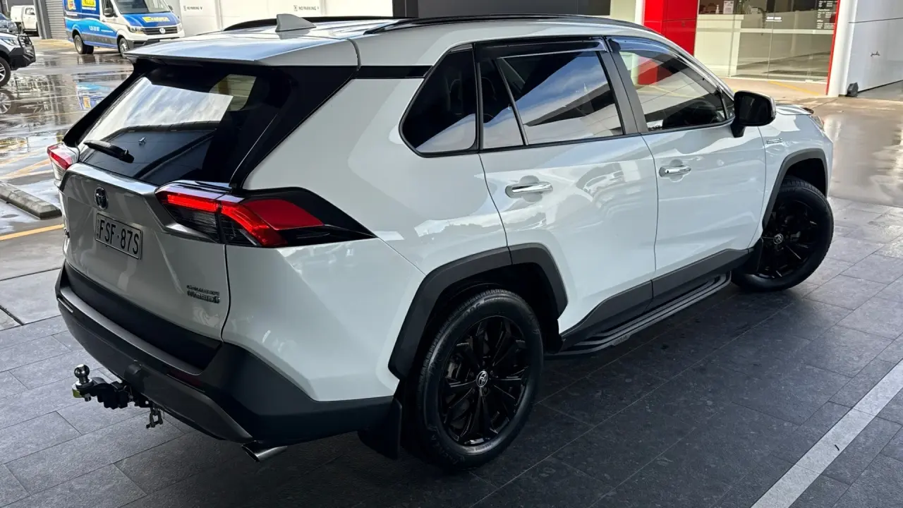2021 Toyota Rav4 Hybrid Gallery Image 4