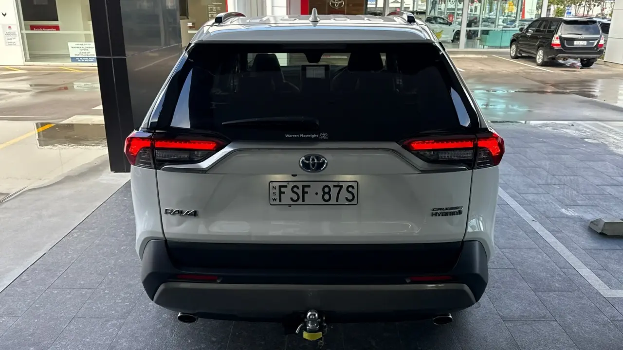 2021 Toyota Rav4 Hybrid Gallery Image 5