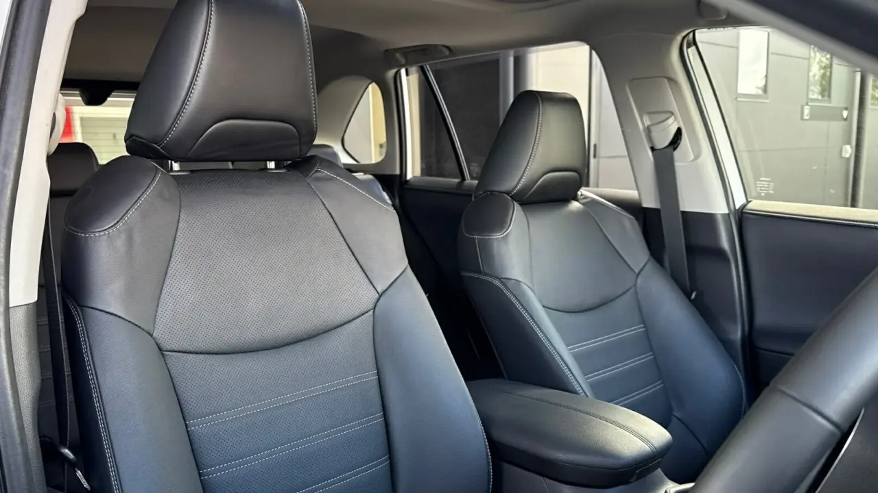 2021 Toyota Rav4 Hybrid Gallery Image 8