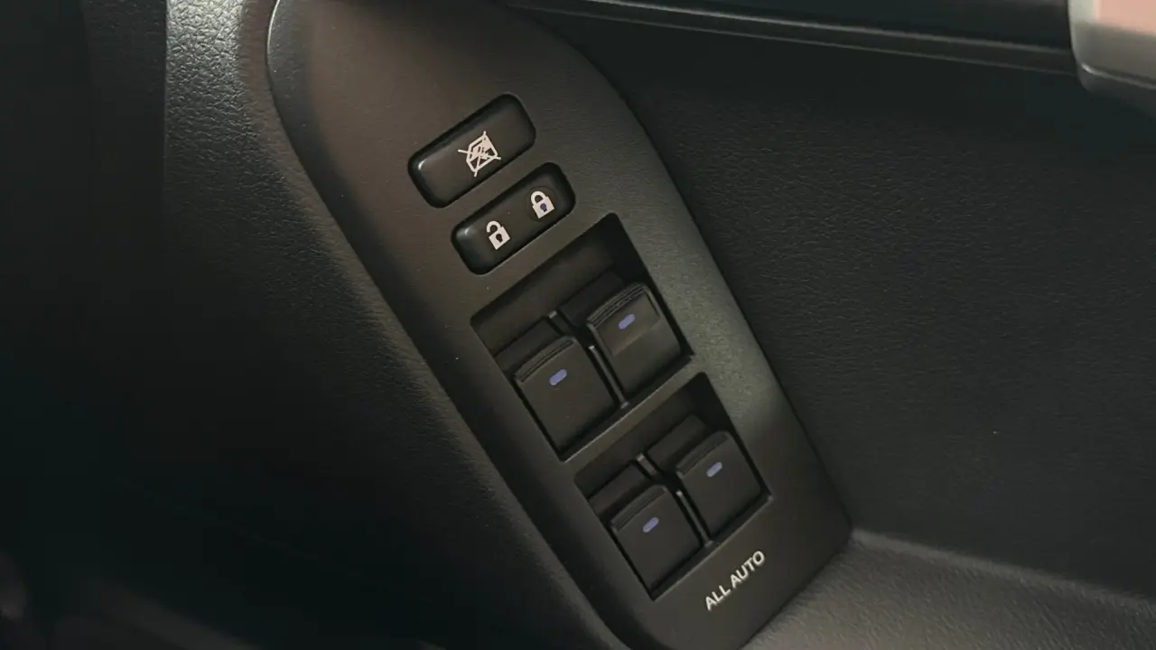 2022 Toyota Prado Gallery Image 21