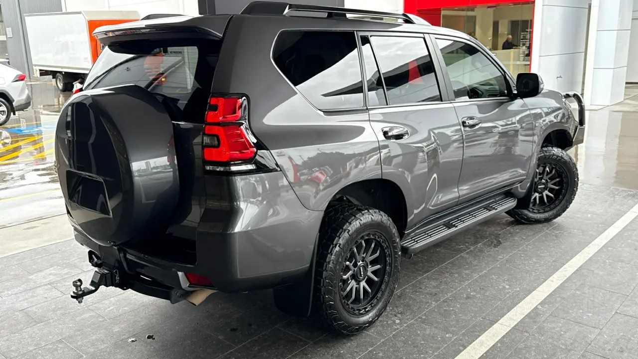 2022 Toyota Prado Gallery Image 4