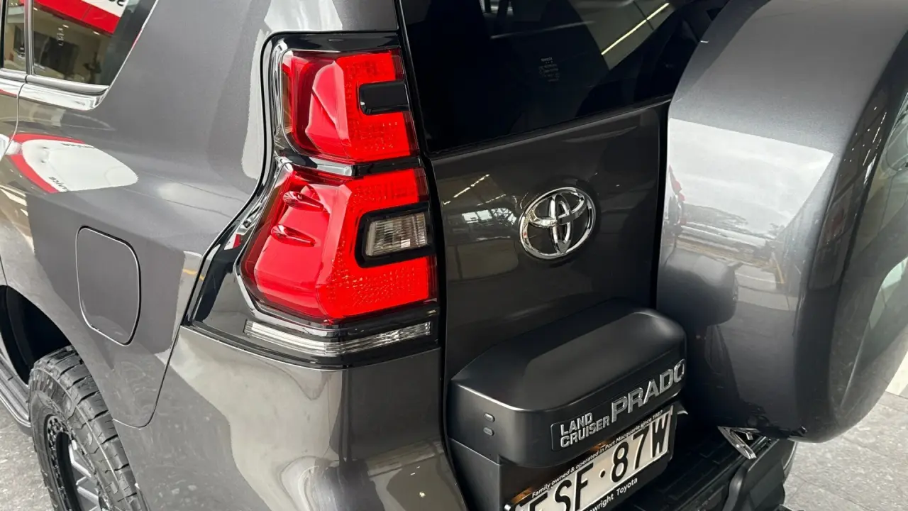 2022 Toyota Prado Gallery Image 6