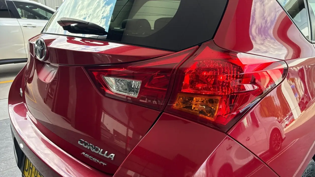 2014 Toyota Corolla Gallery Image 5