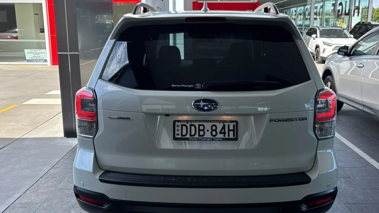 2016 SUBARU FORESTER Gallery Image 4