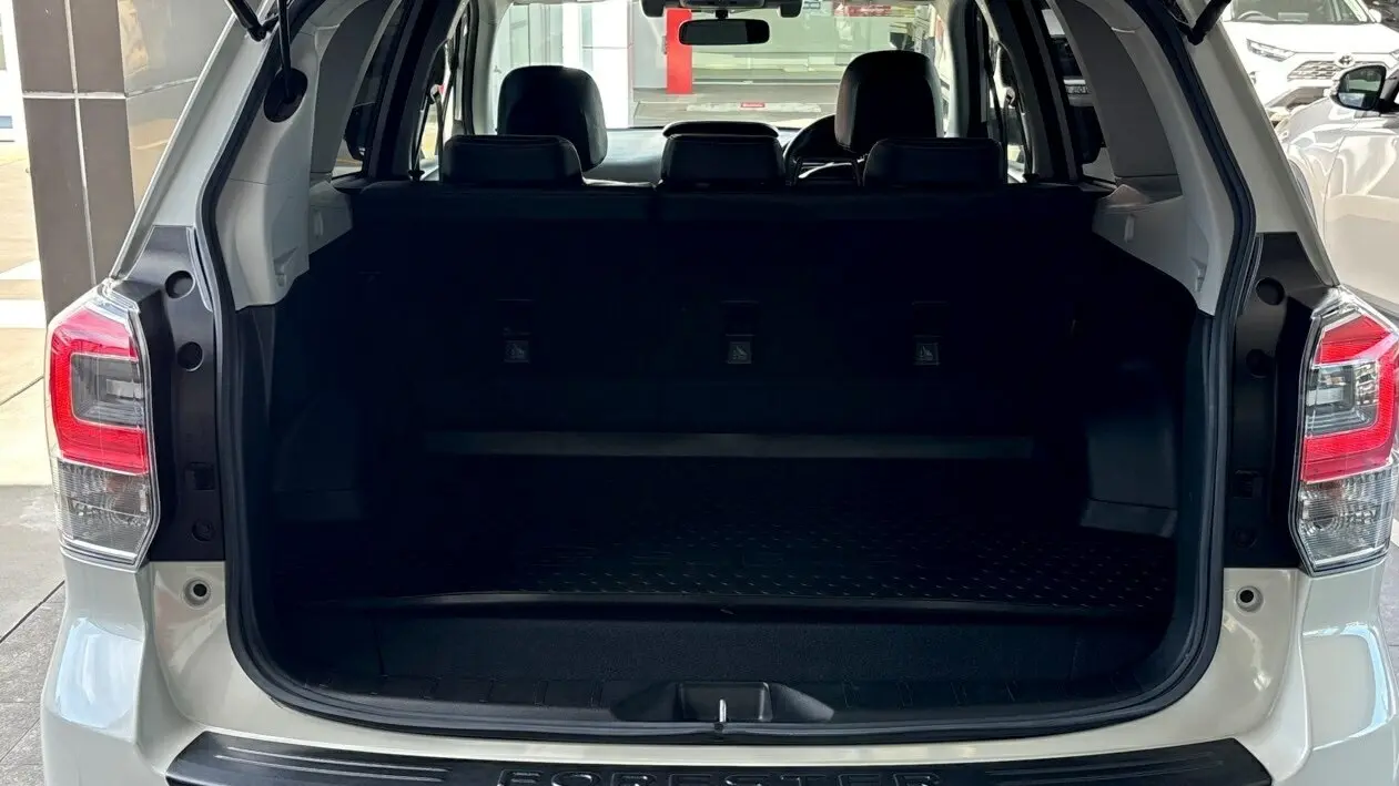 2016 SUBARU FORESTER Gallery Image 6