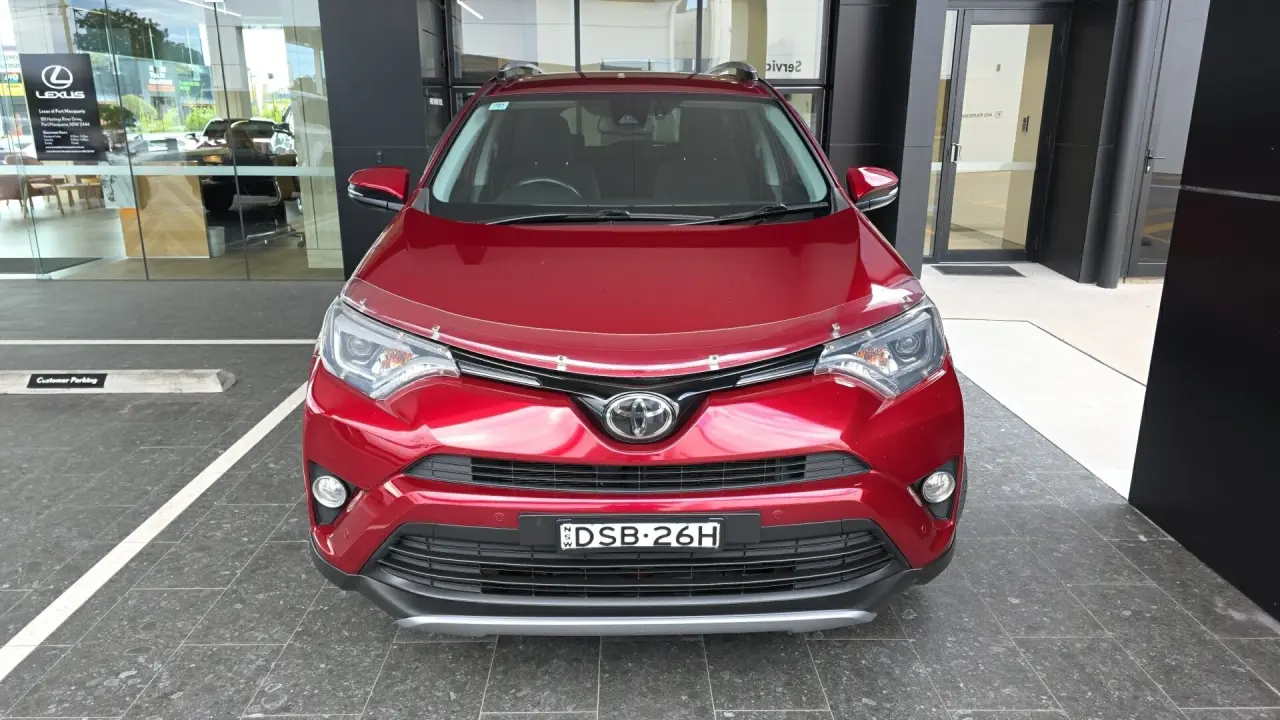 2017 Toyota RAV4 Gallery Image 1