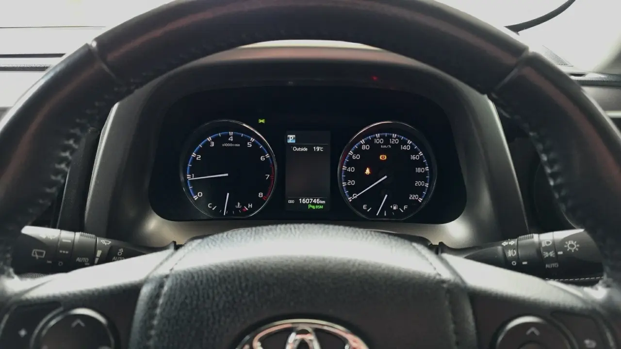 2017 Toyota RAV4 Gallery Image 11