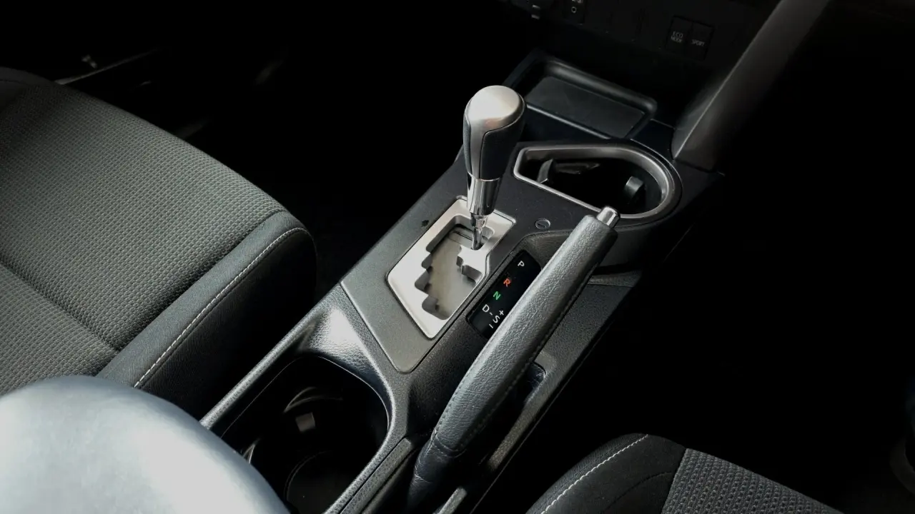 2017 Toyota RAV4 Gallery Image 13
