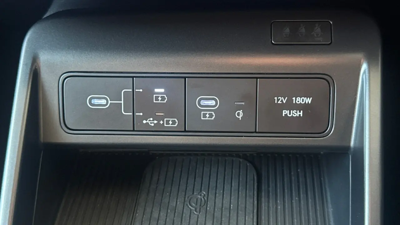 2023 HYUNDAI KONA Gallery Image 11