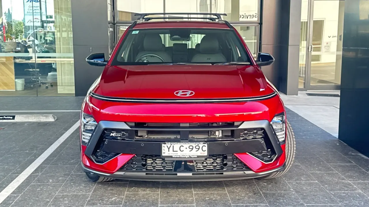 2023 HYUNDAI KONA Gallery Image 2