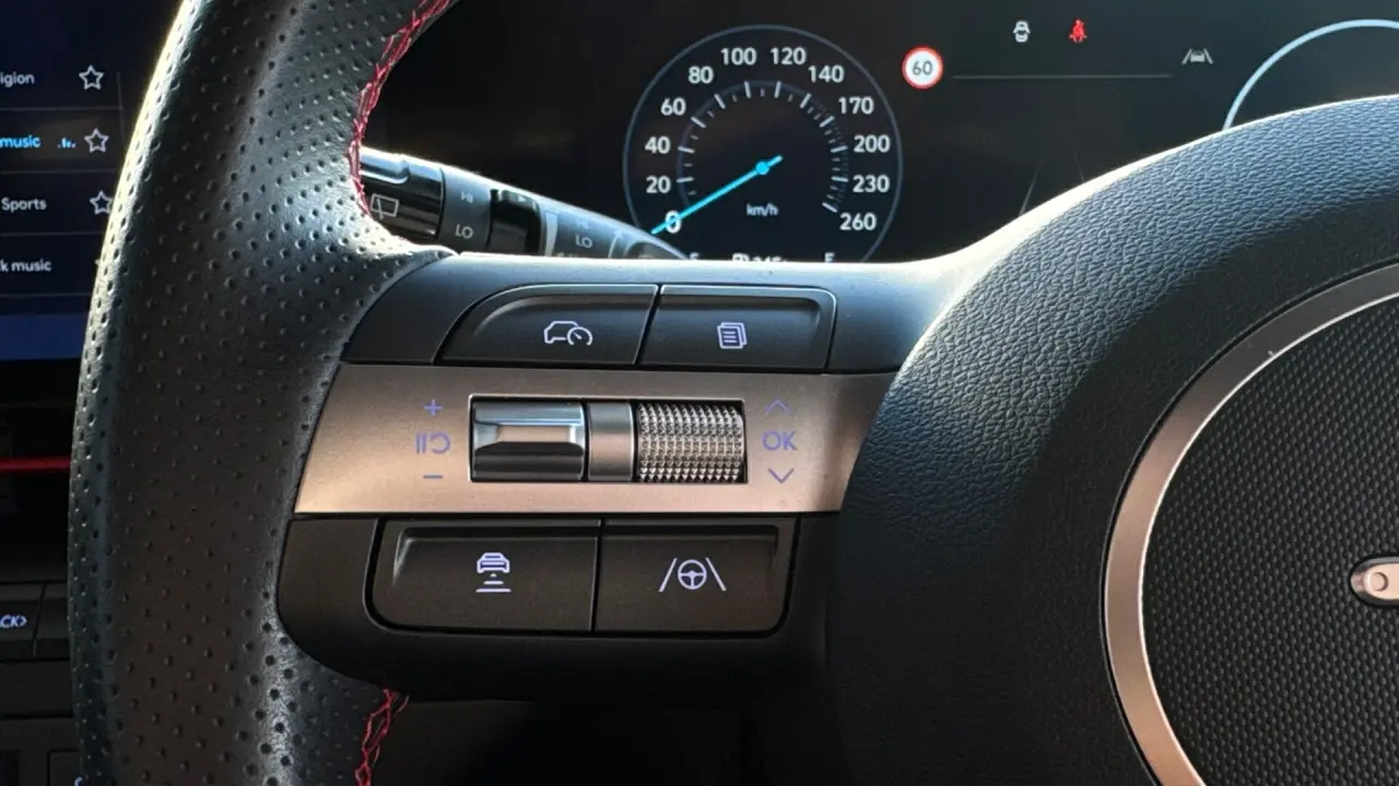 2023 HYUNDAI KONA Gallery Image 7